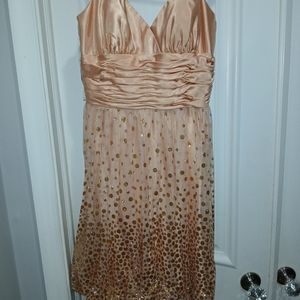 Beautiful formal dress👗 for you or your Princess.👑